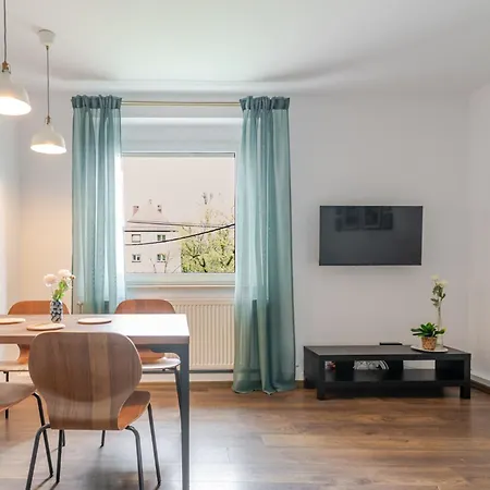 דירה Mastalerza Spacious By Bookinghost